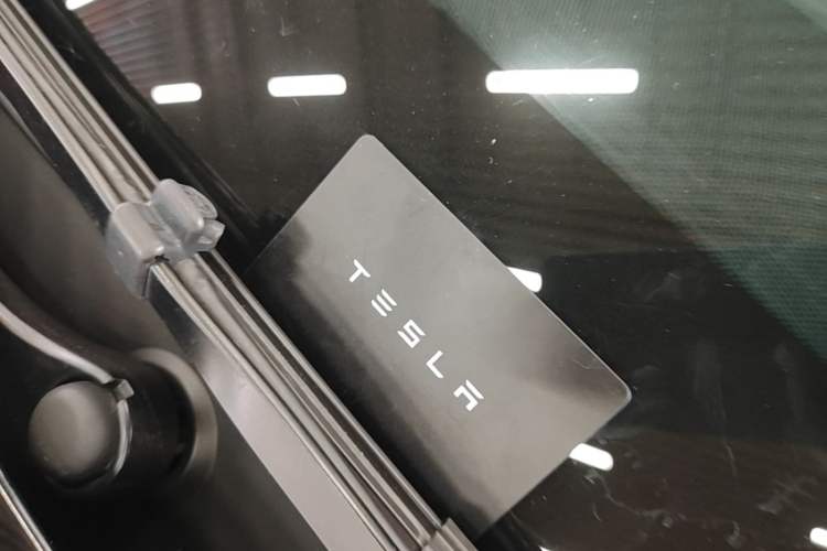 Used Tesla Model Y 2021 Standard Range Rear-Wheel Drive Version Vehicle Key