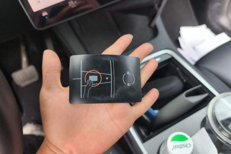 Used Tesla Model Y 2021 Standard Range Rear-Wheel Drive Version Vehicle Key