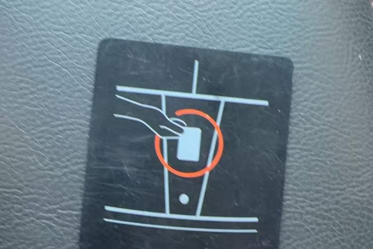 Used Tesla Model Y 2021 Long-Range All-Wheel-Drive Version Vehicle Key