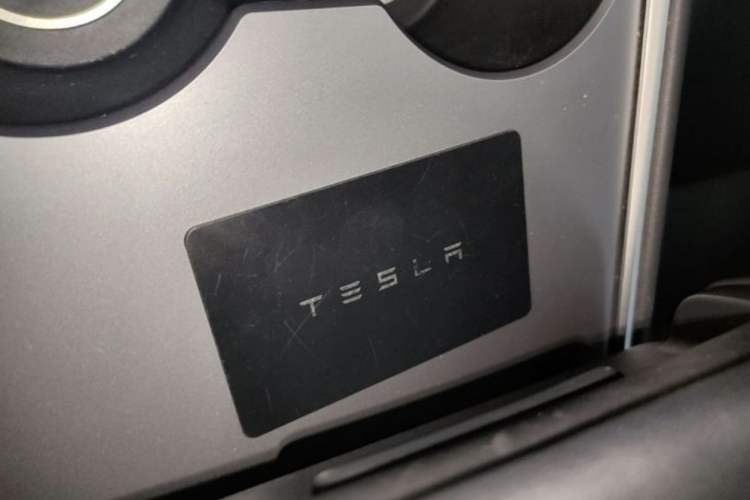 Used Tesla Model Y 2021 Revised Version 2 Long-Range All-Wheel-Drive Edition Vehicle Key