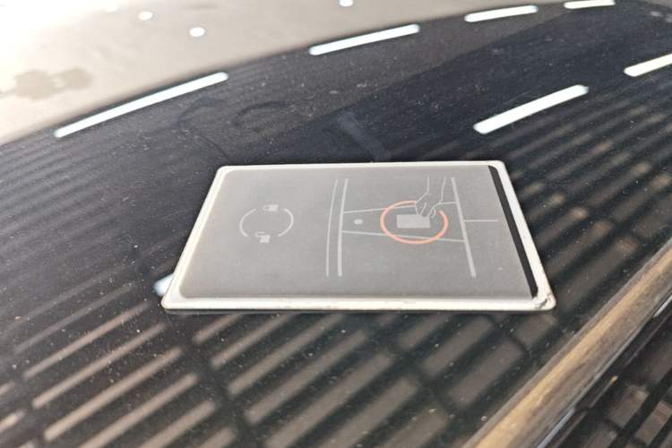 Used Tesla Model Y 2021 Standard Range Rear-Wheel Drive Version Vehicle Key