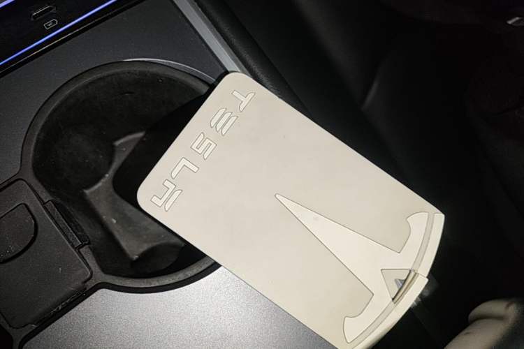 Used Tesla Model Y 2021 Standard Range Rear-Wheel Drive Version Vehicle Key