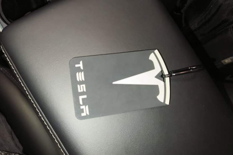Used Tesla Model Y 2021 Standard Range Rear-Wheel Drive Version Vehicle Key