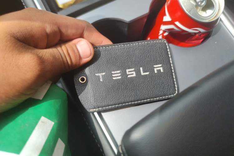 Used Tesla Model Y 2021 Long-Range All-Wheel-Drive Version 3D7 Vehicle Key