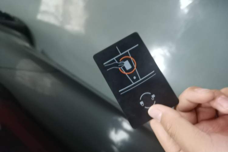Used Tesla Model Y 2021 Long-Range All-Wheel-Drive Version Vehicle Key