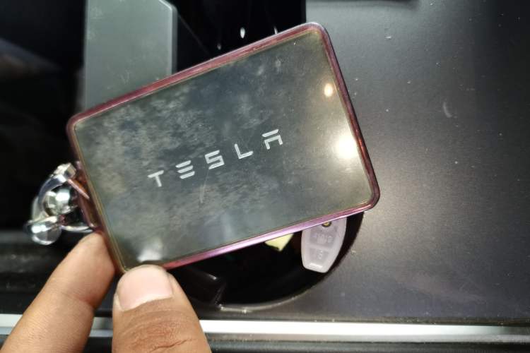 Used Tesla Model Y 2021 Standard Range Rear-Wheel Drive Version Vehicle Key