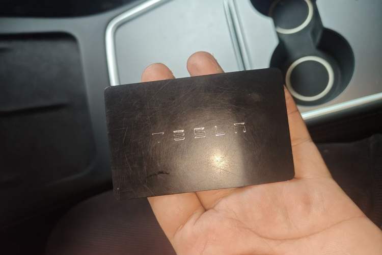 Used Tesla Model Y 2021 Long-Range All-Wheel-Drive Version 3D7 Vehicle Key