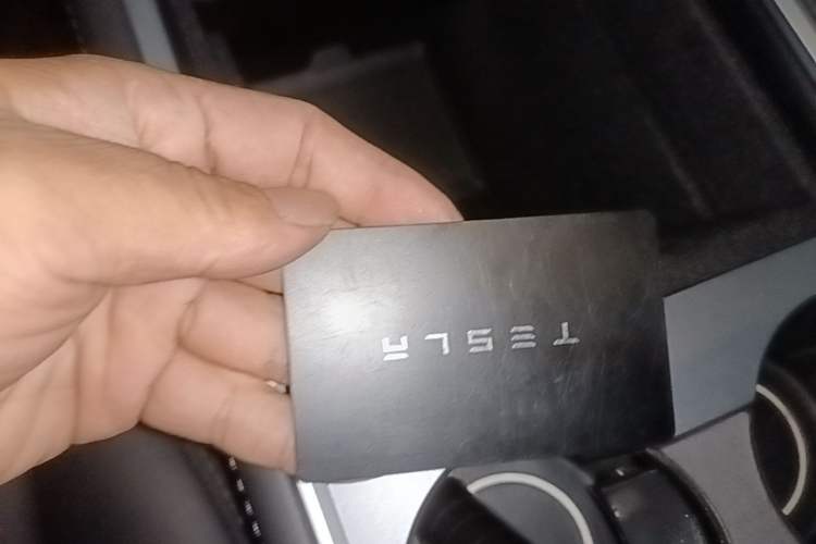 Used Tesla Model Y 2021 Standard Range Rear-Wheel Drive Version Vehicle Key