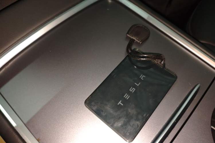 Used Tesla Model Y 2021 Standard Range Rear-Wheel Drive Version Vehicle Key