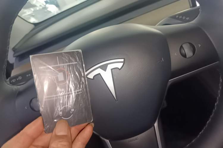 Used Tesla Model Y 2021 Standard Range Rear-Wheel Drive Version Vehicle Key