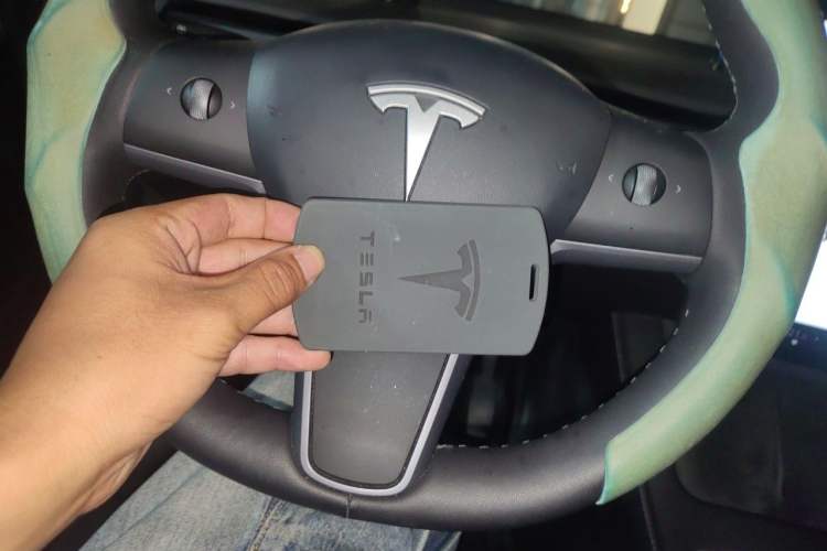 Used Tesla Model Y 2021 Standard Range Rear-Wheel Drive Version Vehicle Key