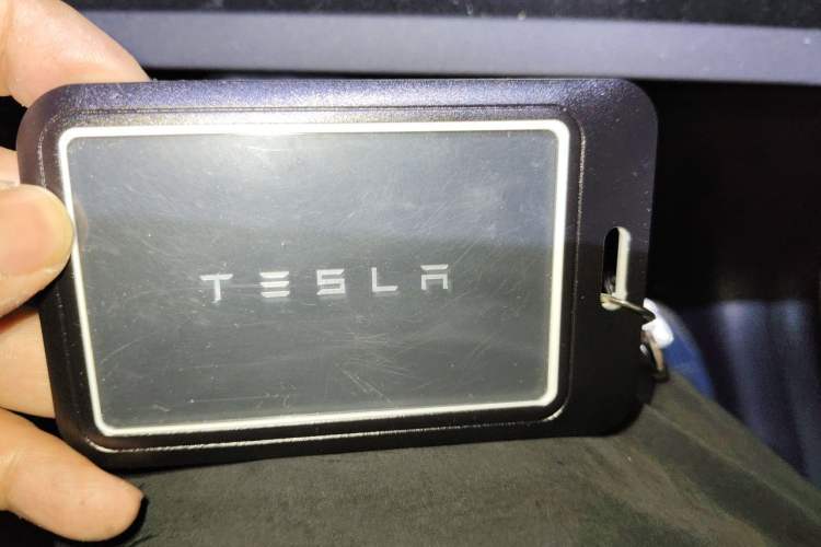 Used Tesla Model Y 2021 Standard Range Rear-Wheel Drive Version Vehicle Key