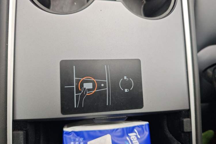Used Tesla Model Y 2021 Standard Range Rear-Wheel Drive Version Vehicle Key