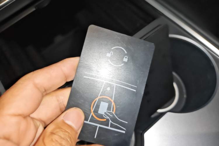 Used Tesla Model Y 2021 Long-Range All-Wheel-Drive Version Vehicle Key