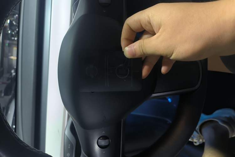 Used Tesla Model Y 2021 Long-Range All-Wheel-Drive Version 3D7 Vehicle Key