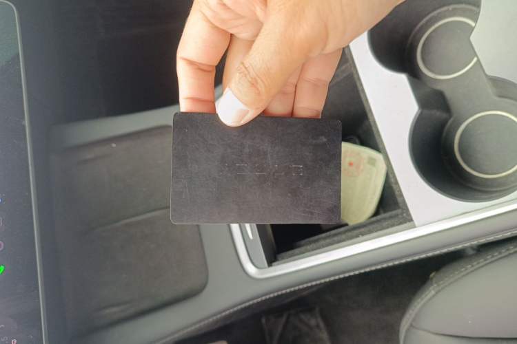 Used Tesla Model Y 2021 Standard Range Rear-Wheel Drive Version Vehicle Key