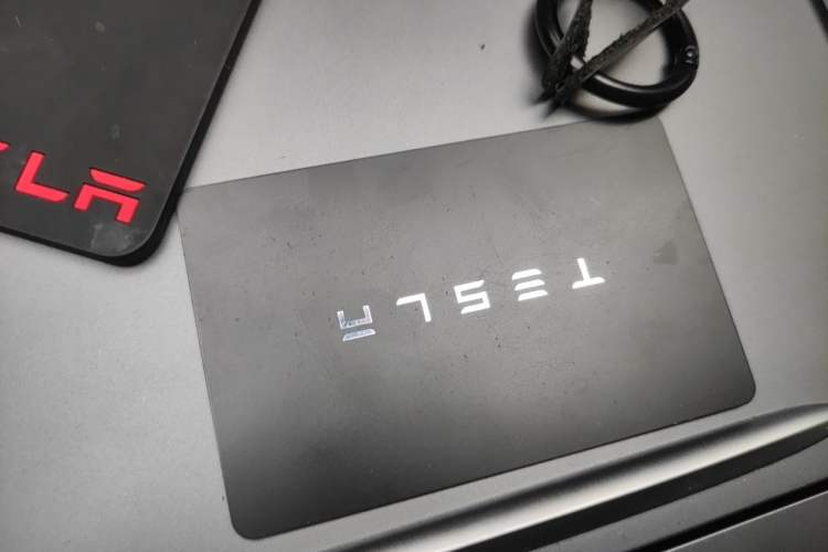 Used Tesla Model Y 2021 Long-Range All-Wheel-Drive Version Vehicle Key