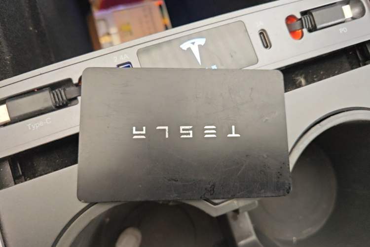 Used Tesla Model Y 2021 Standard Range Rear-Wheel Drive Version Vehicle Key