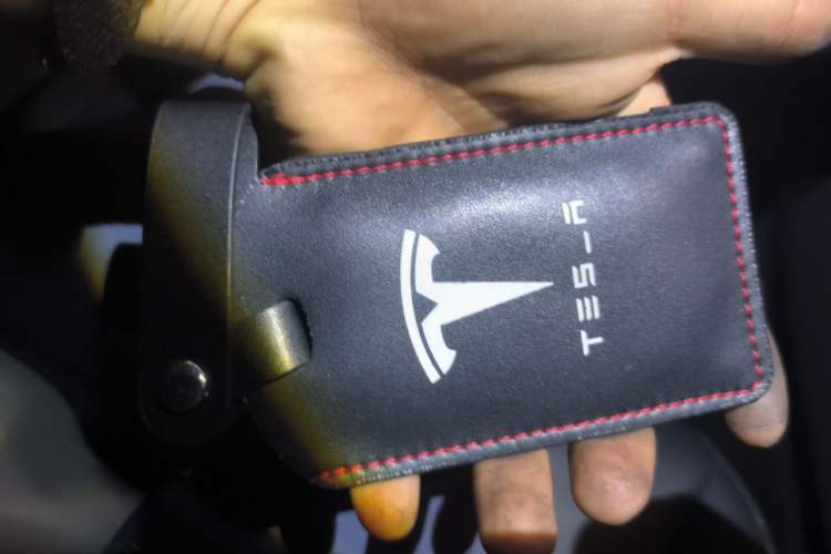 Used Tesla Model Y 2021 Standard Range Rear-Wheel Drive Version Vehicle Key