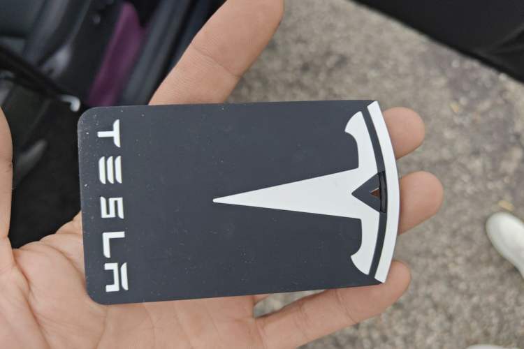 Used Tesla Model Y 2021 Long-Range All-Wheel-Drive Version Vehicle Key