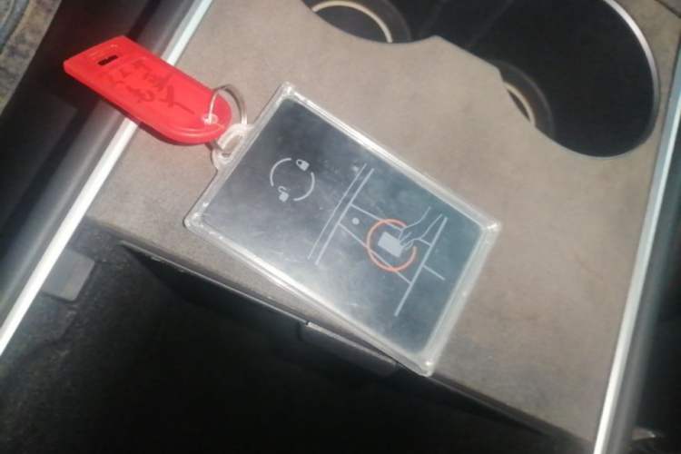 Used Tesla Model Y 2021 Standard Range Rear-Wheel Drive Version Vehicle Key