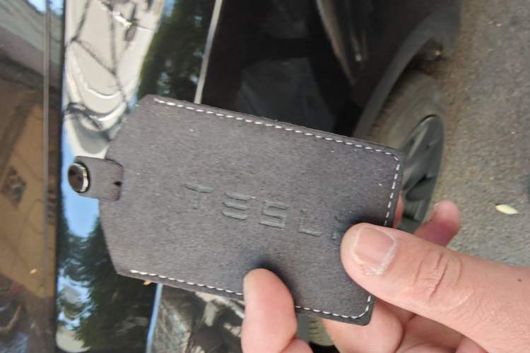 Used Tesla Model Y 2021 Standard Range Rear-Wheel Drive Version Vehicle Key