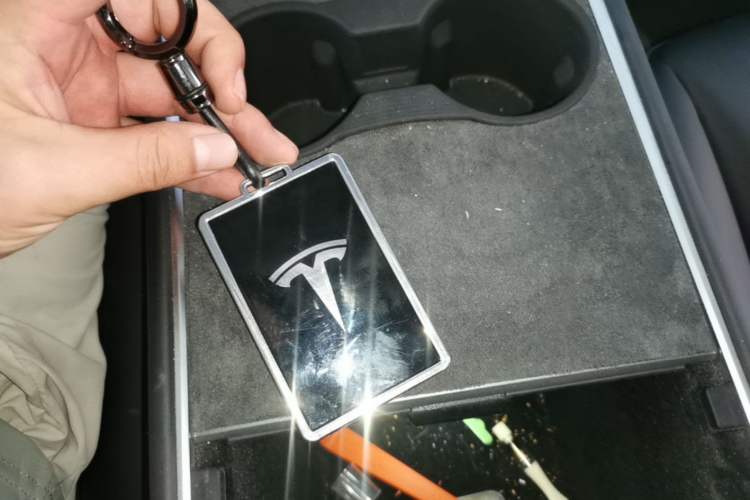 Used Tesla Model Y 2021 Standard Range Rear-Wheel Drive Version Vehicle Key
