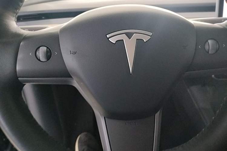 Used Tesla Model Y 2021 Standard Range Rear-Wheel Drive Version Vehicle Key