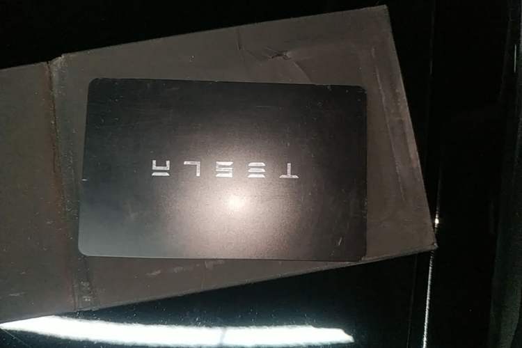 Used Tesla Model Y 2021 Standard Range Rear-Wheel Drive Version Vehicle Key