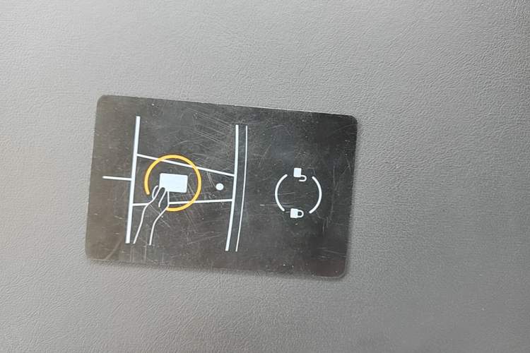 Used Tesla Model Y 2021 Standard Range Rear-Wheel Drive Version Vehicle Key