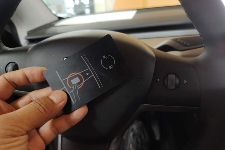 Used Tesla Model Y 2021 Long-Range All-Wheel-Drive Version Vehicle Key