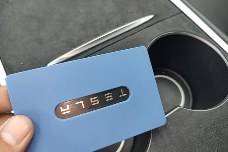 Used Tesla Model Y 2021 Standard Range Rear-Wheel Drive Version Vehicle Key