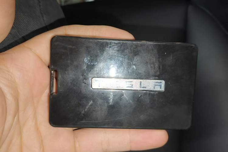 Used Tesla Model Y 2021 Standard Range Rear-Wheel Drive Version Vehicle Key