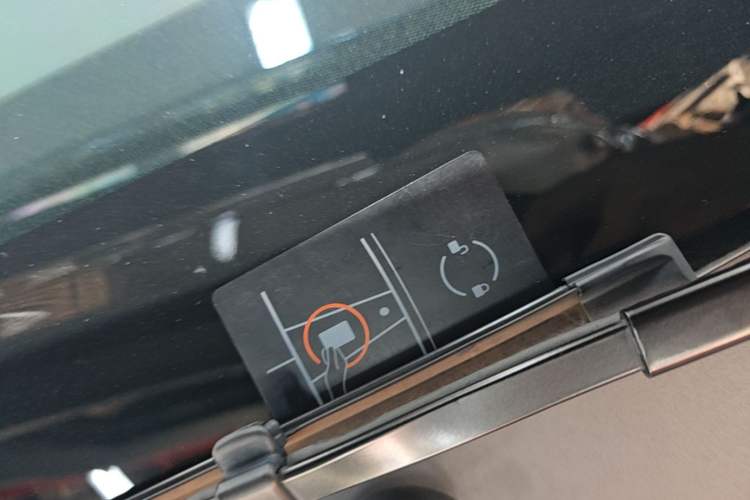 Used Tesla Model Y 2021 Standard Range Rear-Wheel Drive Version Vehicle Key