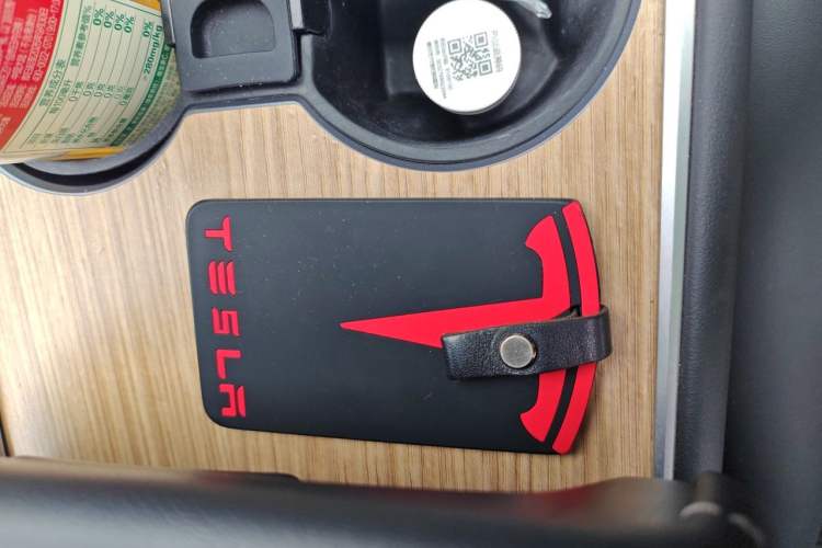 Used Tesla Model Y 2021 Standard Range Rear-Wheel Drive Version Vehicle Key