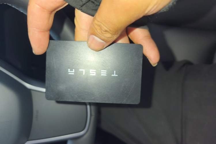 Used Tesla Model Y 2021 Standard Range Rear-Wheel Drive Version Vehicle Key