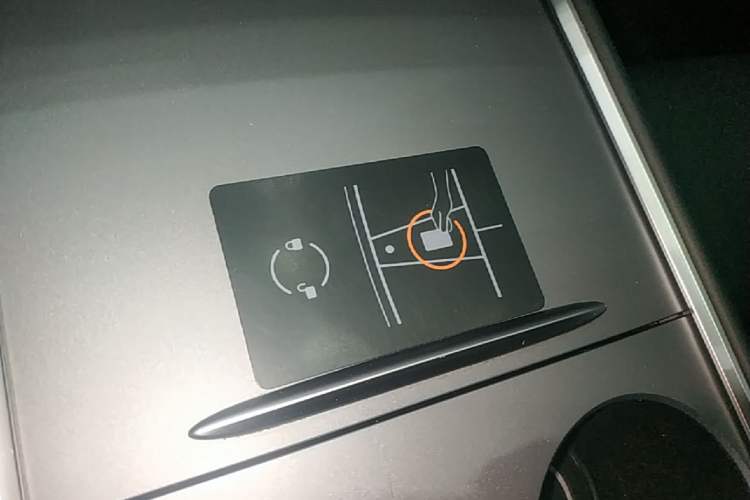 Used Tesla Model Y 2021 Standard Range Rear-Wheel Drive Version Vehicle Key