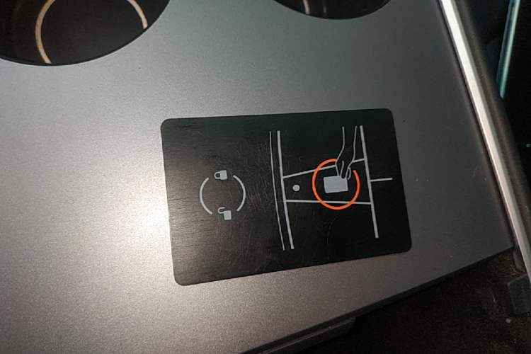 Used Tesla Model Y 2021 Standard Range Rear-Wheel Drive Version Vehicle Key