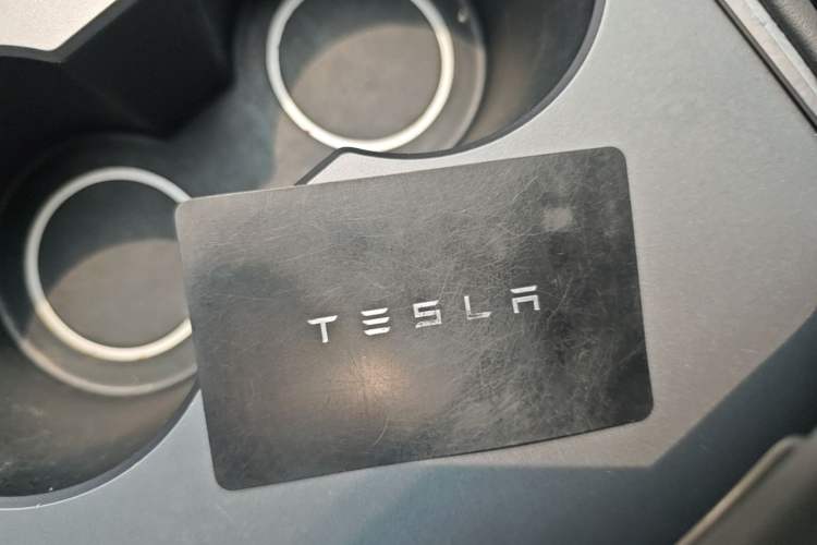 Used Tesla Model Y 2021 Standard Range Rear-Wheel Drive Version Vehicle Key