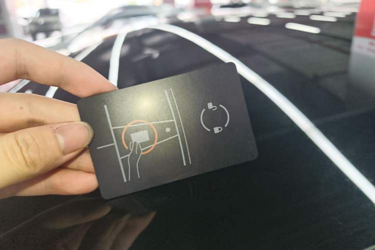 Used Tesla Model Y 2021 Long-Range All-Wheel-Drive Version Vehicle Key