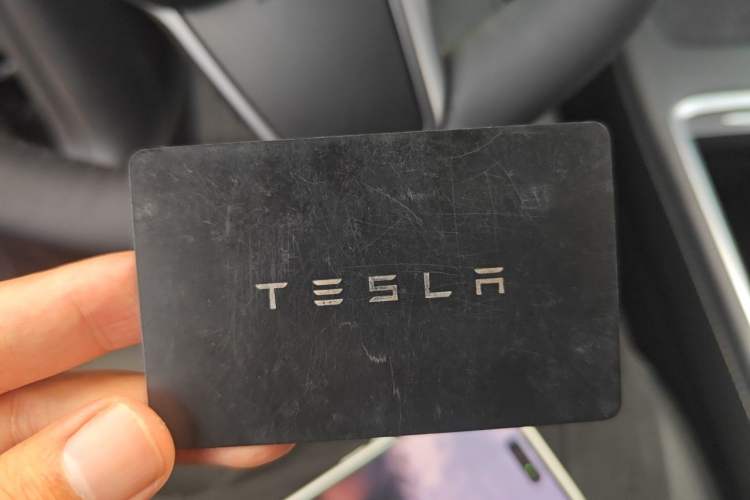 Used Tesla Model Y 2021 Long-Range All-Wheel-Drive Version Vehicle Key