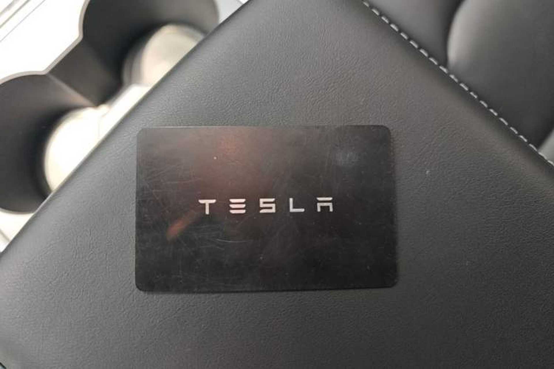 Used Tesla Model Y 2021 Standard Range Rear-Wheel Drive Version Vehicle Key