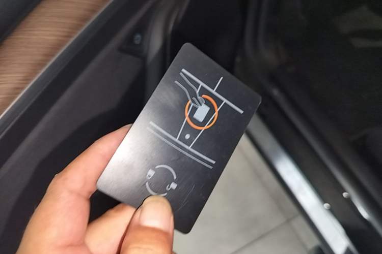 Used Tesla Model Y 2021 Long-Range All-Wheel-Drive Version Vehicle Key