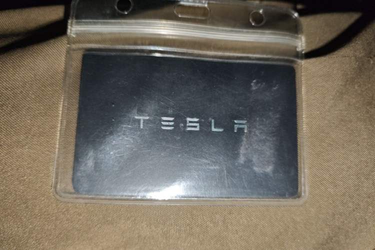 Used Tesla Model Y 2021 Long-Range All-Wheel-Drive Version 3D7 Vehicle Key
