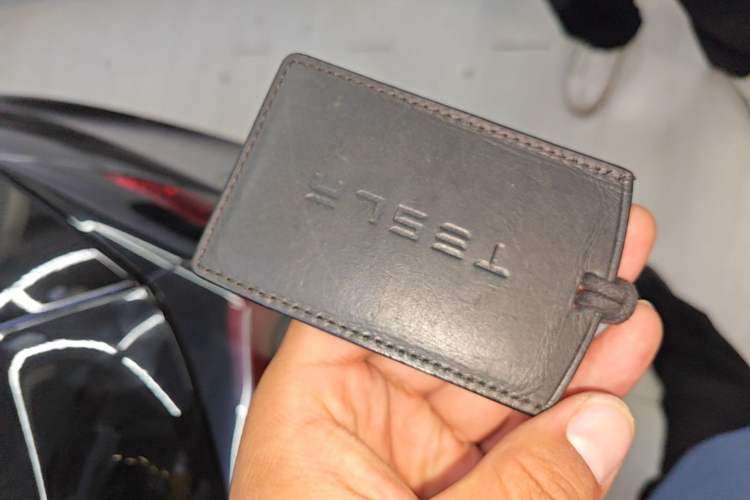Used Tesla Model Y 2021 Standard Range Rear-Wheel Drive Version Vehicle Key