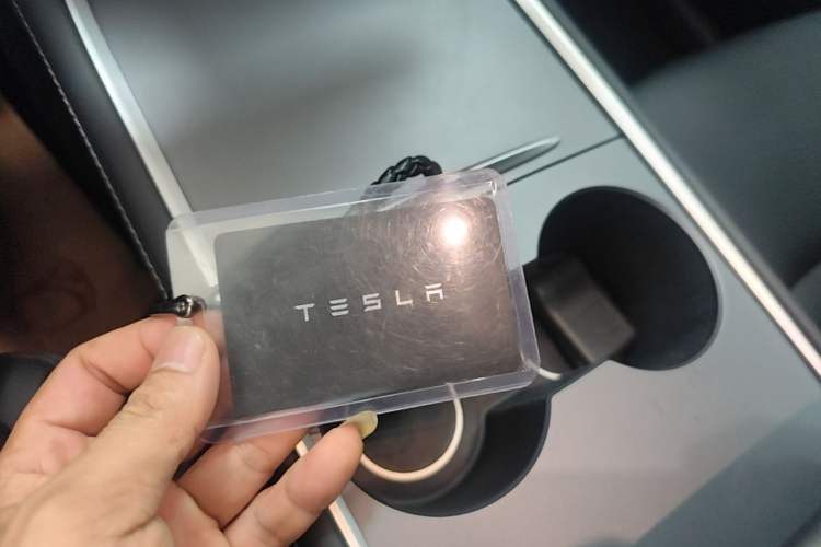Used Tesla Model Y 2021 Standard Range Rear-Wheel Drive Version Vehicle Key