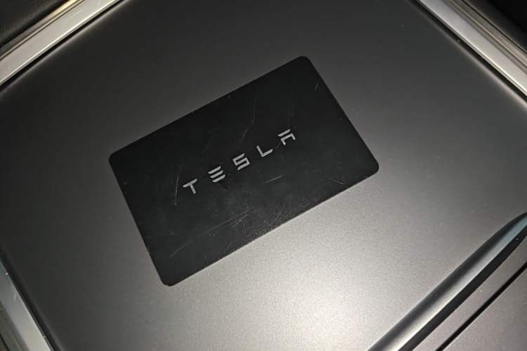 Used Tesla Model Y 2021 Long-Range All-Wheel-Drive Version 3D7 Vehicle Key