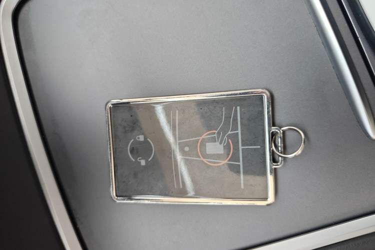 Used Tesla Model Y 2021 Standard Range Rear-Wheel Drive Version Vehicle Key