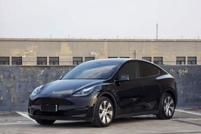Used Tesla Model Y 2021 Long-Range All-Wheel-Drive Version 3D7