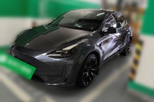 Used Tesla Model Y 2021 Long-Range All-Wheel-Drive Version 3D7